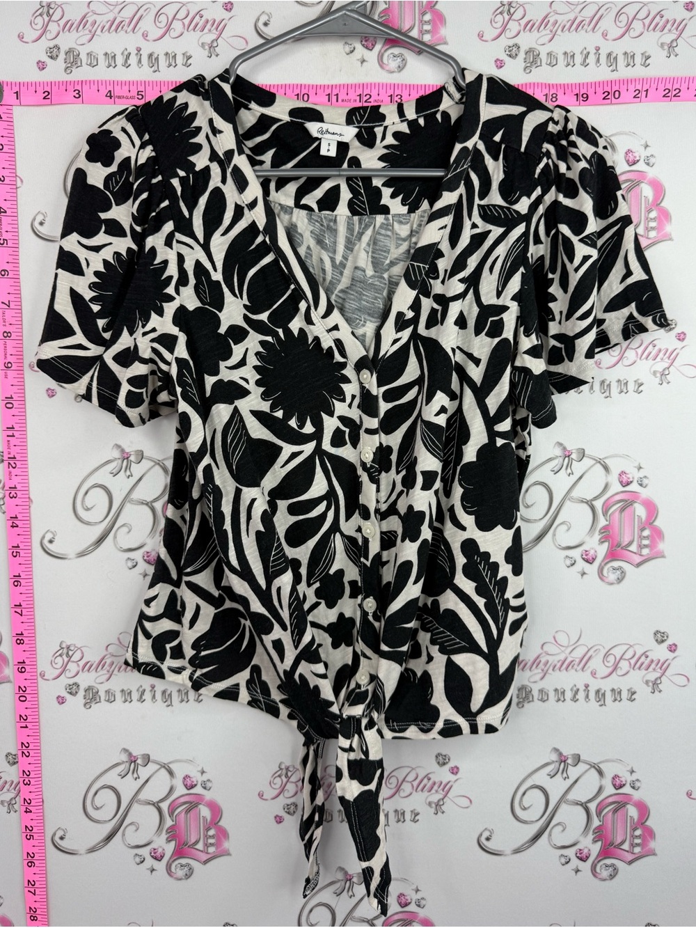 Reitmans shirt top Black and White Floral Tie-Front Blouse